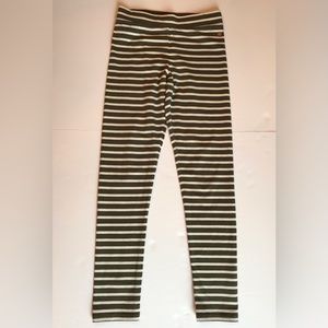 Matilda Jane 435 Girls Size 10 Gray and White Striped Leggings